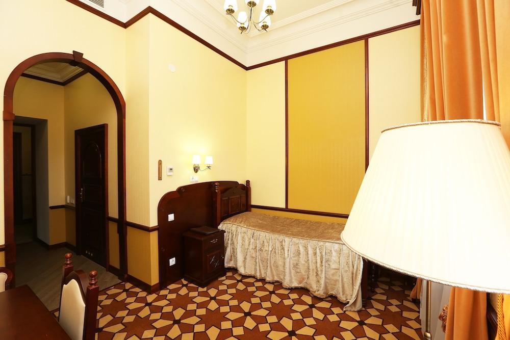 Garni Hotel Minsk Exterior foto
